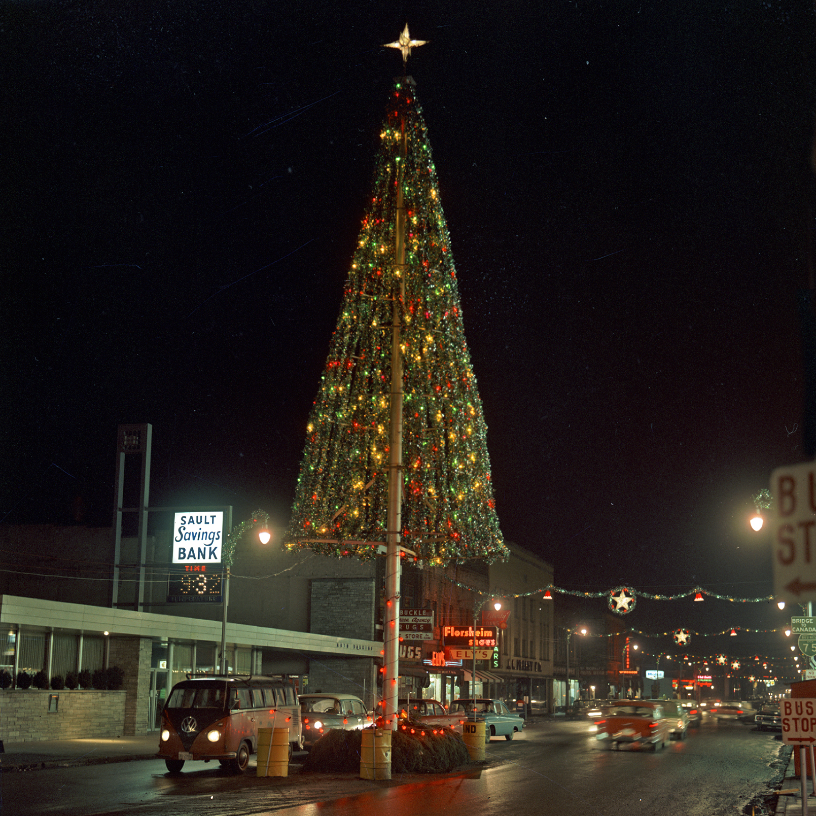 downtown christmas tree